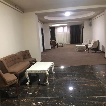 Hotel Aqua Palace Petrosani Bagian luar foto